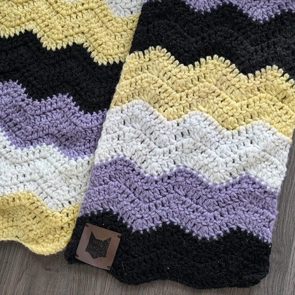 The Lilac Fox Handmade Non Binary Flag Scarf - Picture 2 of 5